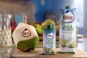 wp-content/uploads/2022/01/rica-agua-de-coco.jpg
