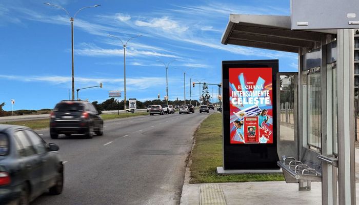 wp-content/uploads/2025/12/nestle-uruguay-global-via-publica-programmatic-ooh-el-chana-portada.jpg